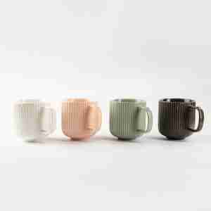 Taza de cerámica con asa