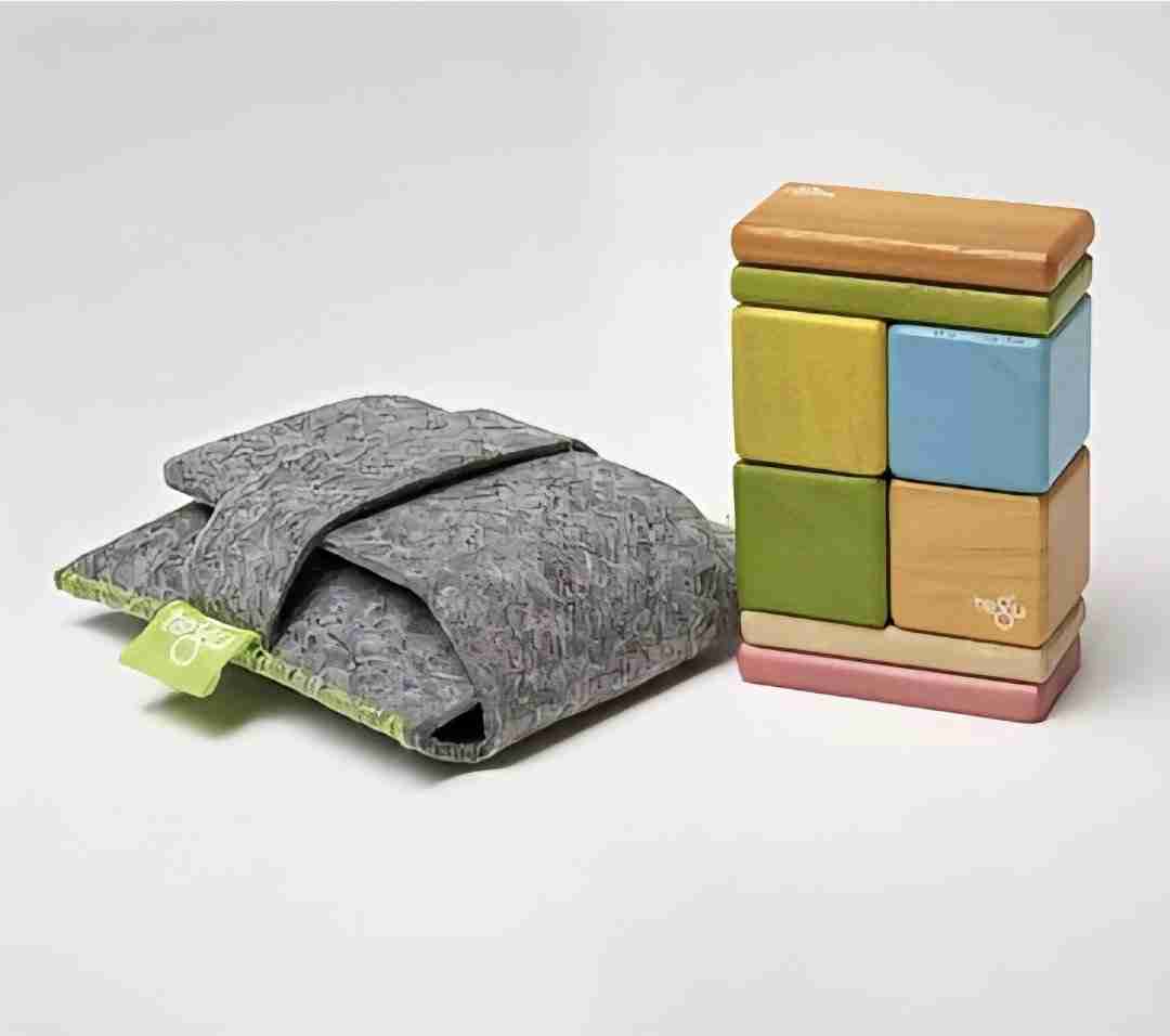 Bloques de madera magnéticos / TEGU