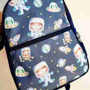 Mochila chica / Astronautas / Linda Wall.